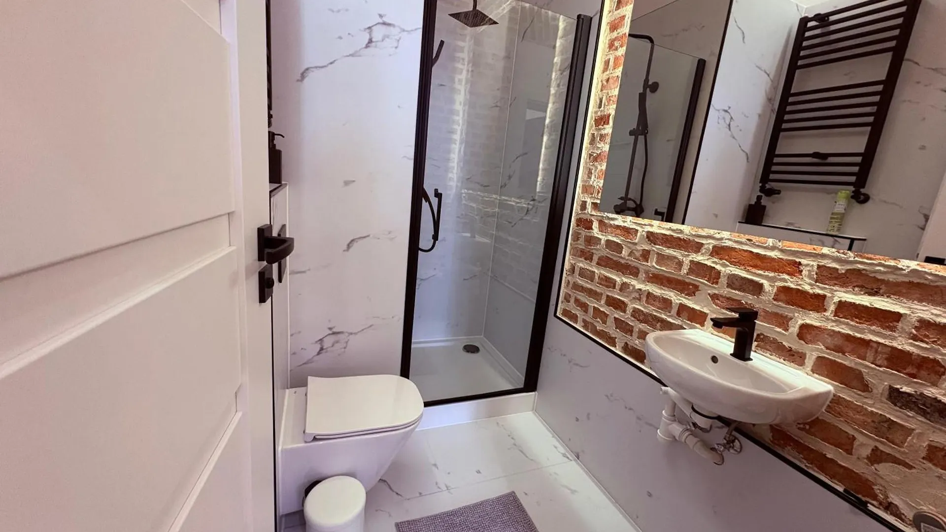 Apartament Wyjatkowe Gniazdko W Sercu Wroclawia