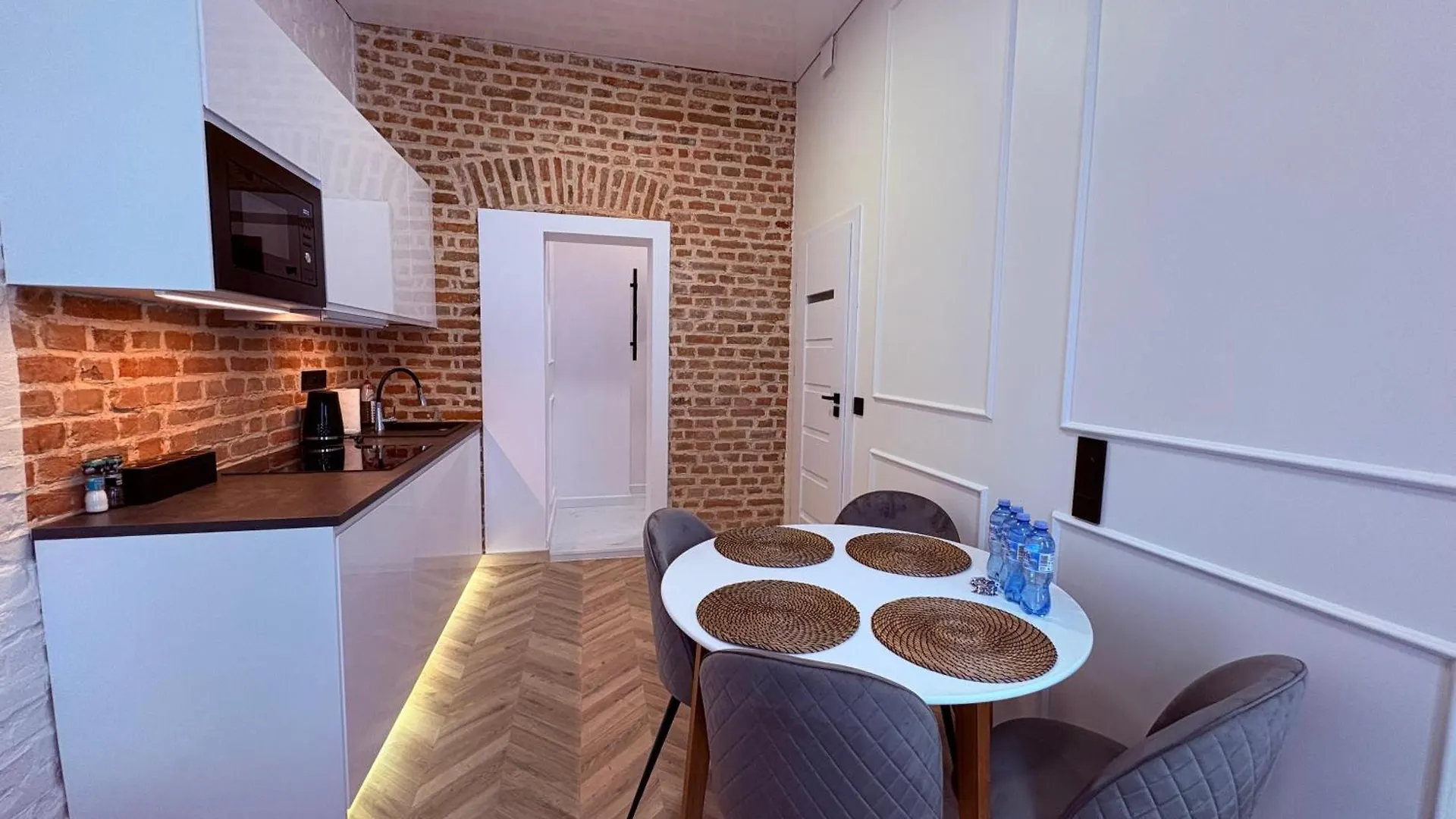Wyjatkowe Gniazdko W Sercu Wroclawia Apartament